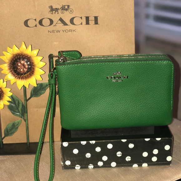 Coach Handbags - Coach Wristlet